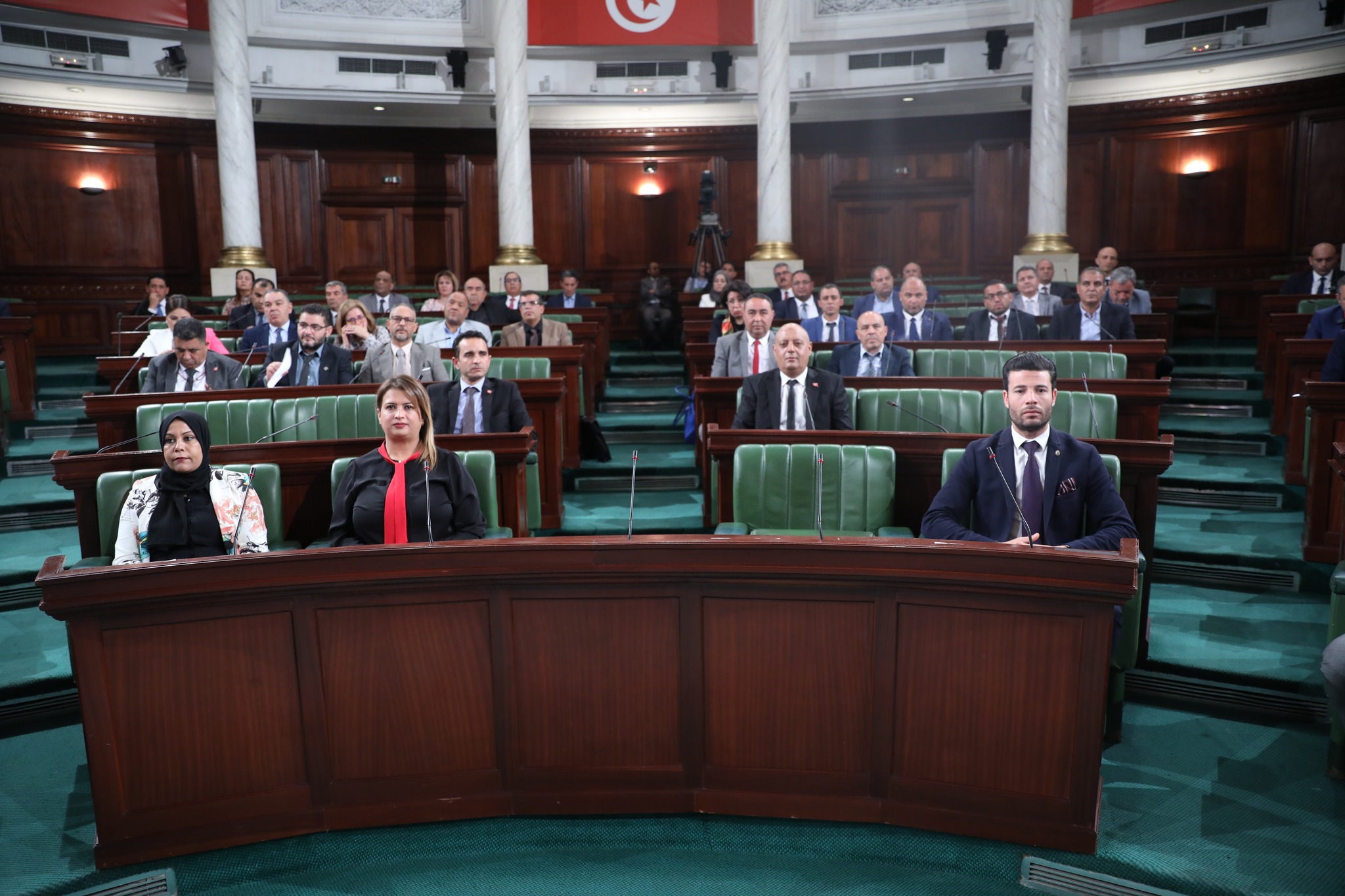 في جلسة عامة برلمانية  .. النواب يطالبون بمراجعة الانتدابات والتعيينات في الأسلاك الأمنية